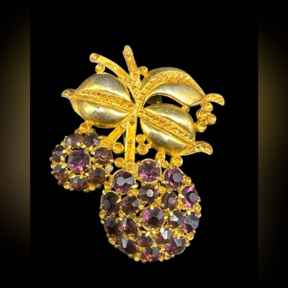 Vintage 1930s Grape Purple Rhinestone Cluster Brooch Fur Clip